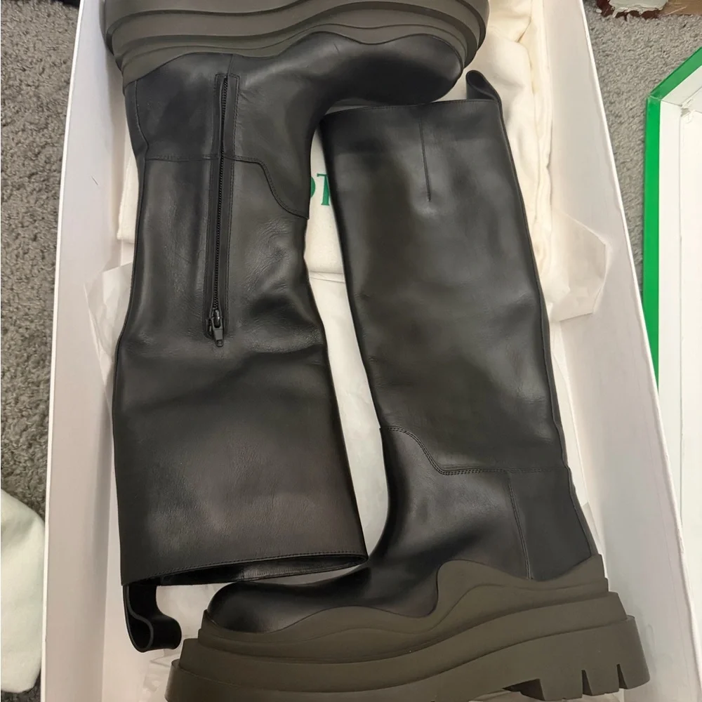 Black Platform Knee-High Leather Boots — Women's